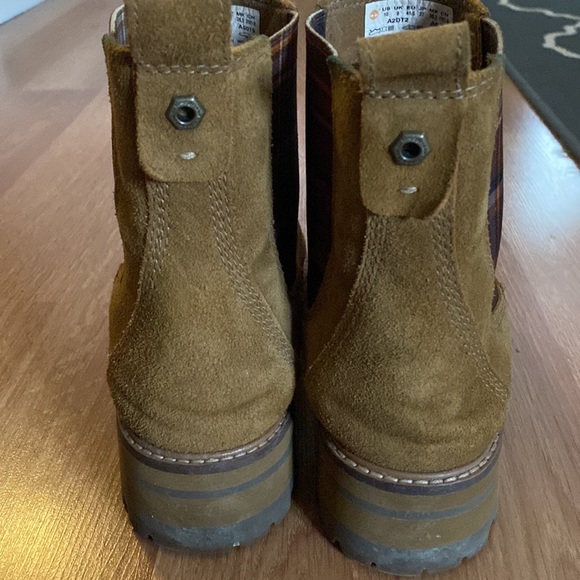 Timberland Boots - Picture 3 of 7